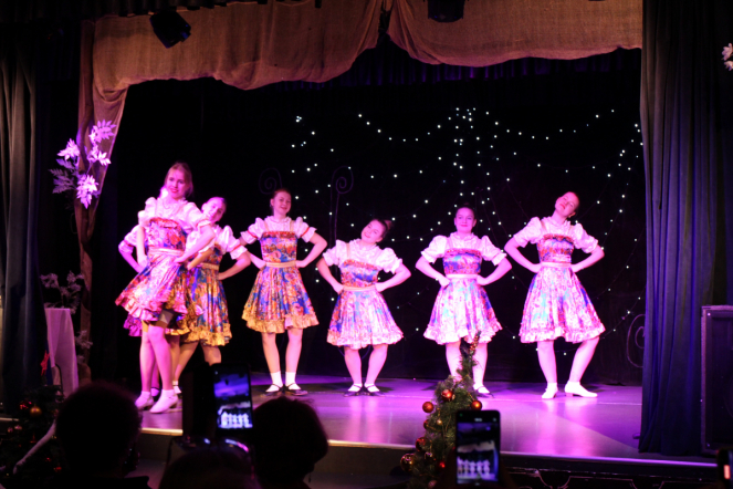 В студенческом клубе «Гиппократ» поздравили заслуженных сотрудников, которые проработали в Педиатрическом университете более 30 лет 12