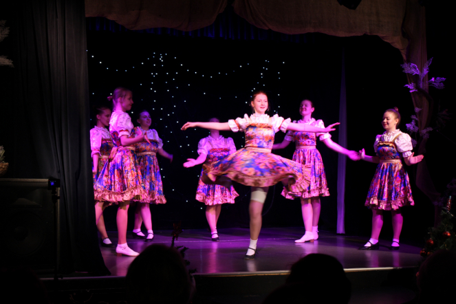 В студенческом клубе «Гиппократ» поздравили заслуженных сотрудников, которые проработали в Педиатрическом университете более 30 лет 13