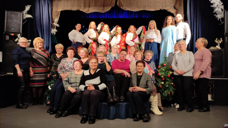 В студенческом клубе «Гиппократ» поздравили заслуженных сотрудников, которые проработали в Педиатрическом университете более 30 лет 16