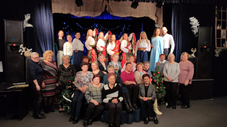 В студенческом клубе «Гиппократ» поздравили заслуженных сотрудников, которые проработали в Педиатрическом университете более 30 лет 18