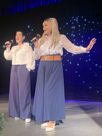 В студенческом клубе «Гиппократ» поздравили заслуженных сотрудников, которые проработали в Педиатрическом университете более 30 лет 19