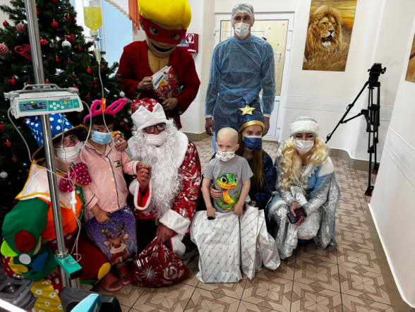 Пациентов клиники Педиатрического университета поздравили с наступающим Новым годом и Рождеством 4