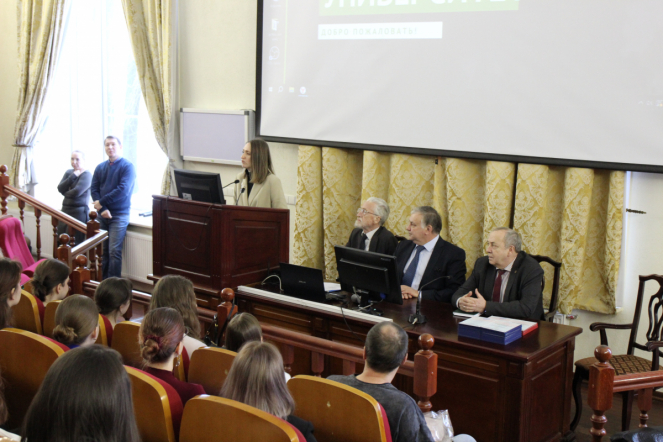 Первые выпускники юбилейного года: в Педиатрическом университете вручили дипломы клиническим психологам 8