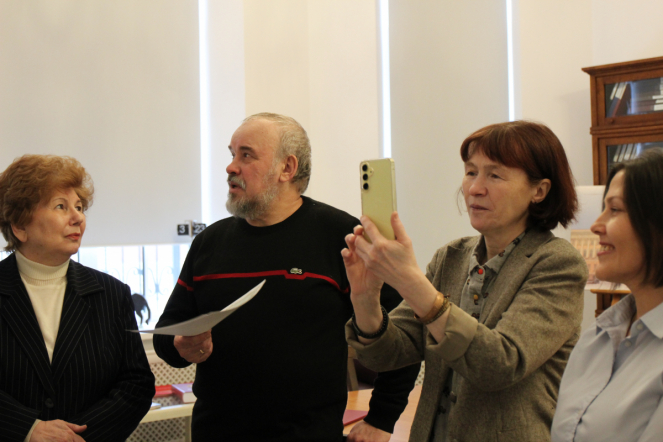 В музее Педиатрического университета открыли выставку, посвящённую началу весны 19