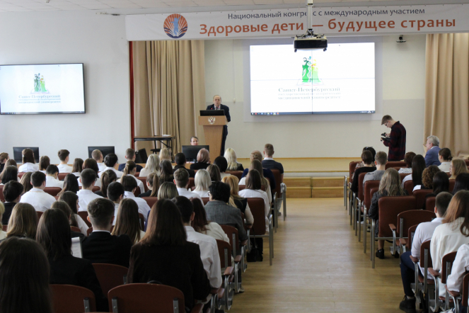 Моя будущая профессия — врач:  Педиатрический университет принимает форум старшеклассников 10