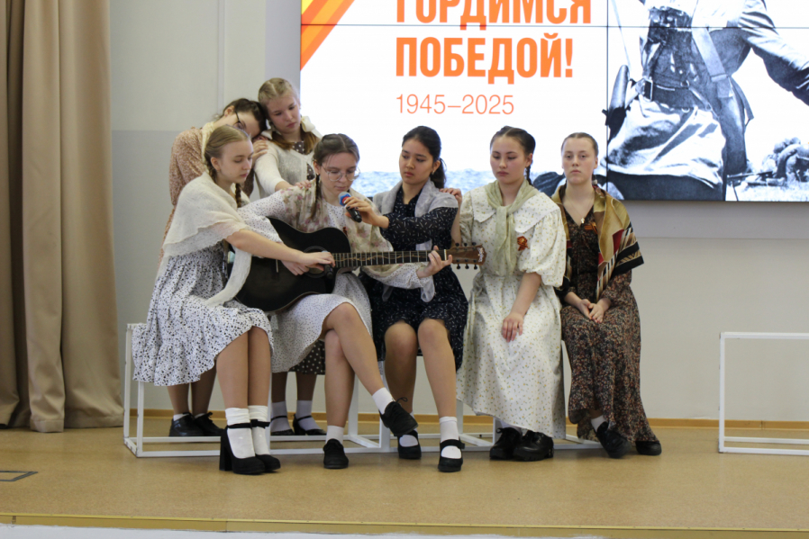 Студенты медицинского училища Педиатрического университета провели концерт к 80-летию Победы в Великой Отечественной войне 7