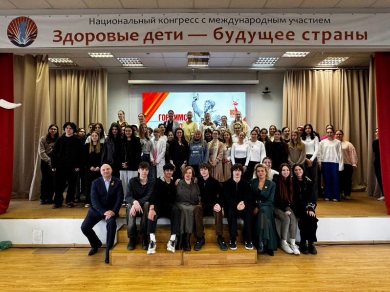 Студенты медицинского училища Педиатрического университета провели концерт к 80-летию Победы в Великой Отечественной войне 15