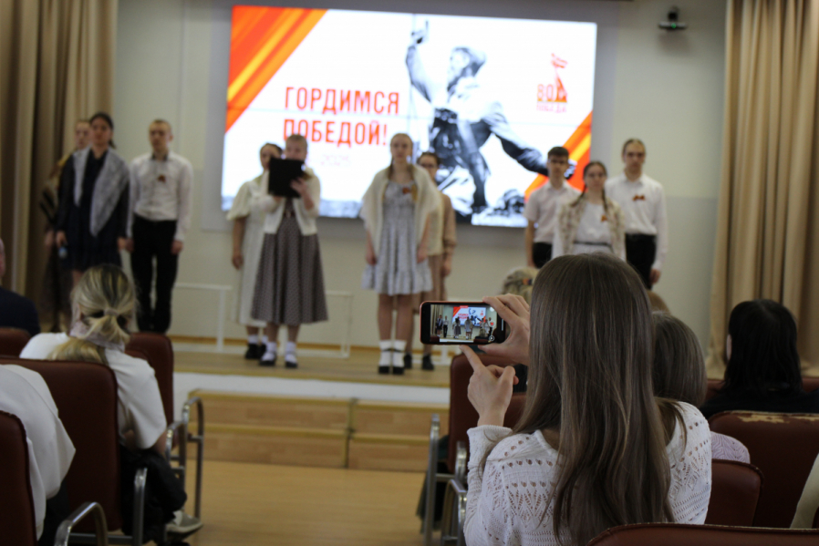 Студенты медицинского училища Педиатрического университета провели концерт к 80-летию Победы в Великой Отечественной войне 23