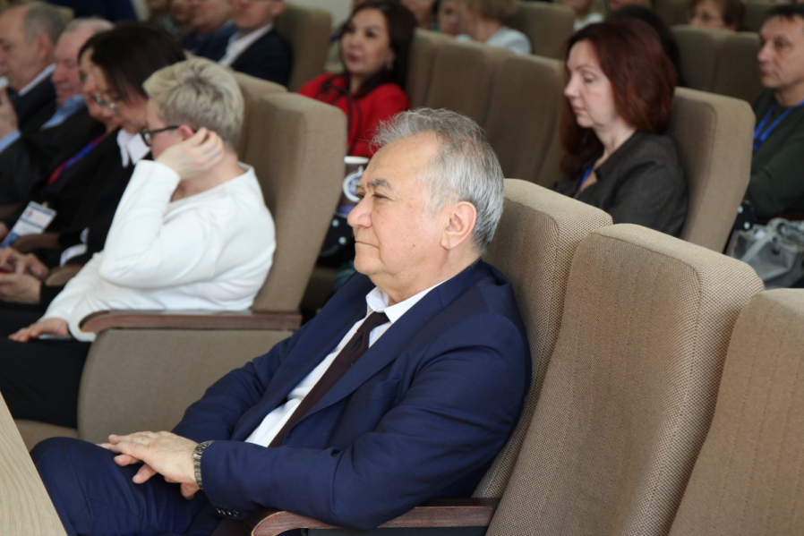 В Педиатрическом университете проходит  крупнейший конгресс по охране здоровья ребёнка 11