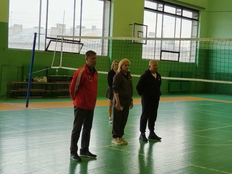 Товарищеская встреча по волейболу в Педиатрическом университете: победа в честь Дня России 1