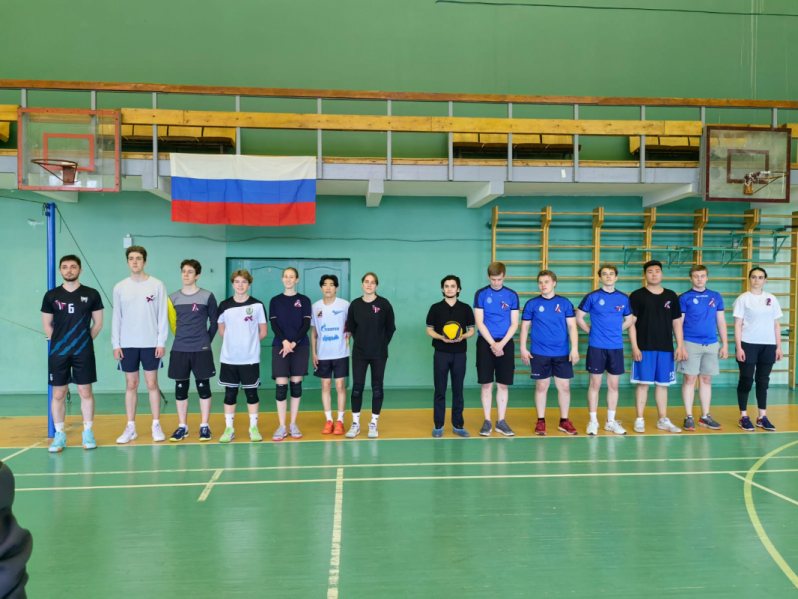 Товарищеская встреча по волейболу в Педиатрическом университете: победа в честь Дня России 5