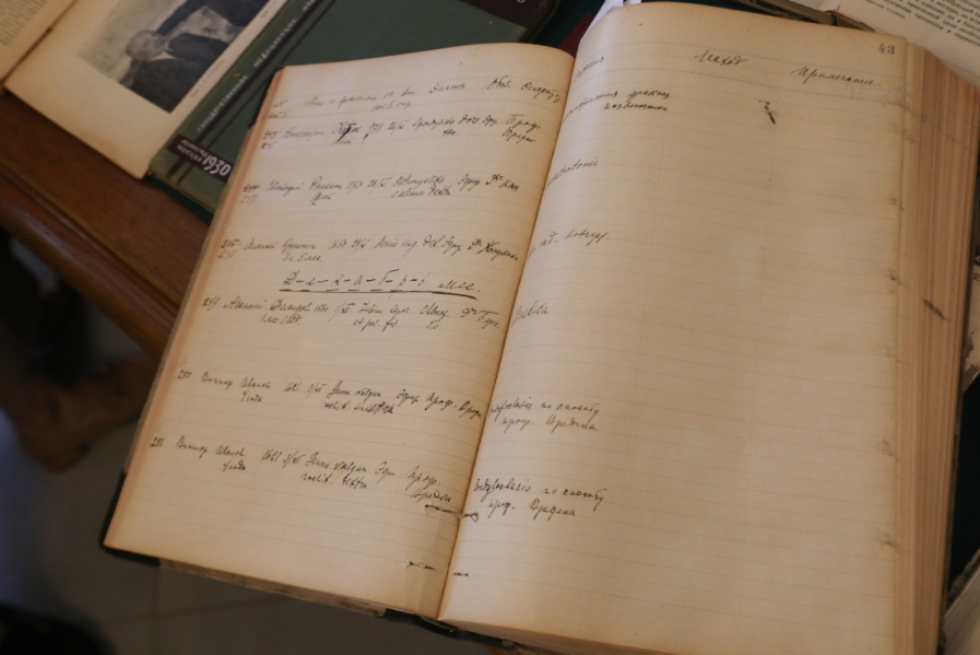 В Педиатрическом университете открылась выставка, посвящённая Роману Вредену 14