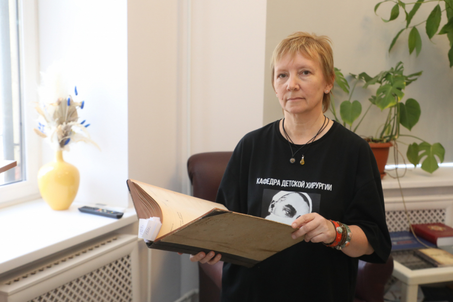 В Педиатрическом университете открылась выставка, посвящённая Роману Вредену 16