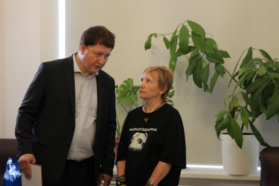 В Педиатрическом университете открылась выставка, посвящённая Роману Вредену 23