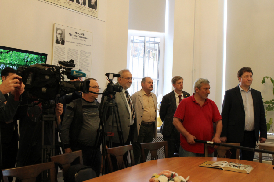 В Педиатрическом университете открылась выставка, посвящённая Роману Вредену 29