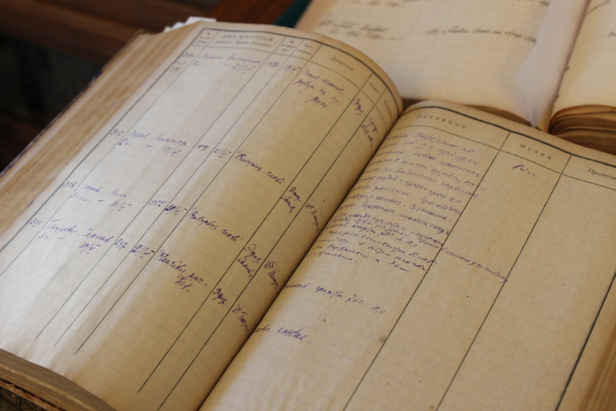 В Педиатрическом университете открылась выставка, посвящённая Роману Вредену 38