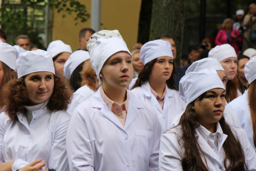 Первый курс столетия: В Педиатрическом университете состоялась торжественная церемония посвящения в студенты 36