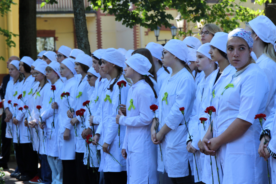 Сотрудники Педиатрического университета почтили память жертв блокады Ленинграда 17