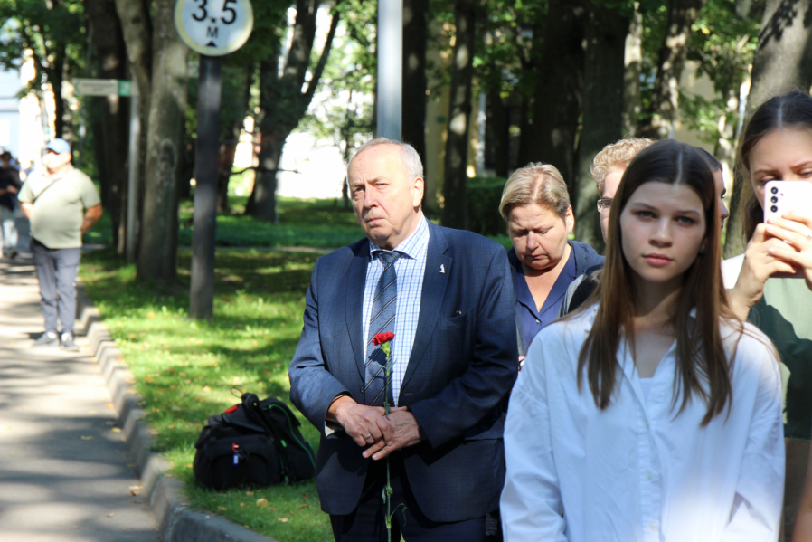 Сотрудники Педиатрического университета почтили память жертв блокады Ленинграда 25